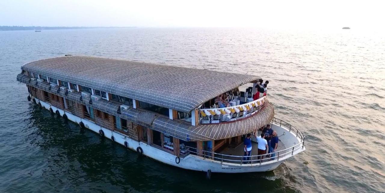 Отель Cosy Premium Houseboats Alappuzha Экстерьер фото