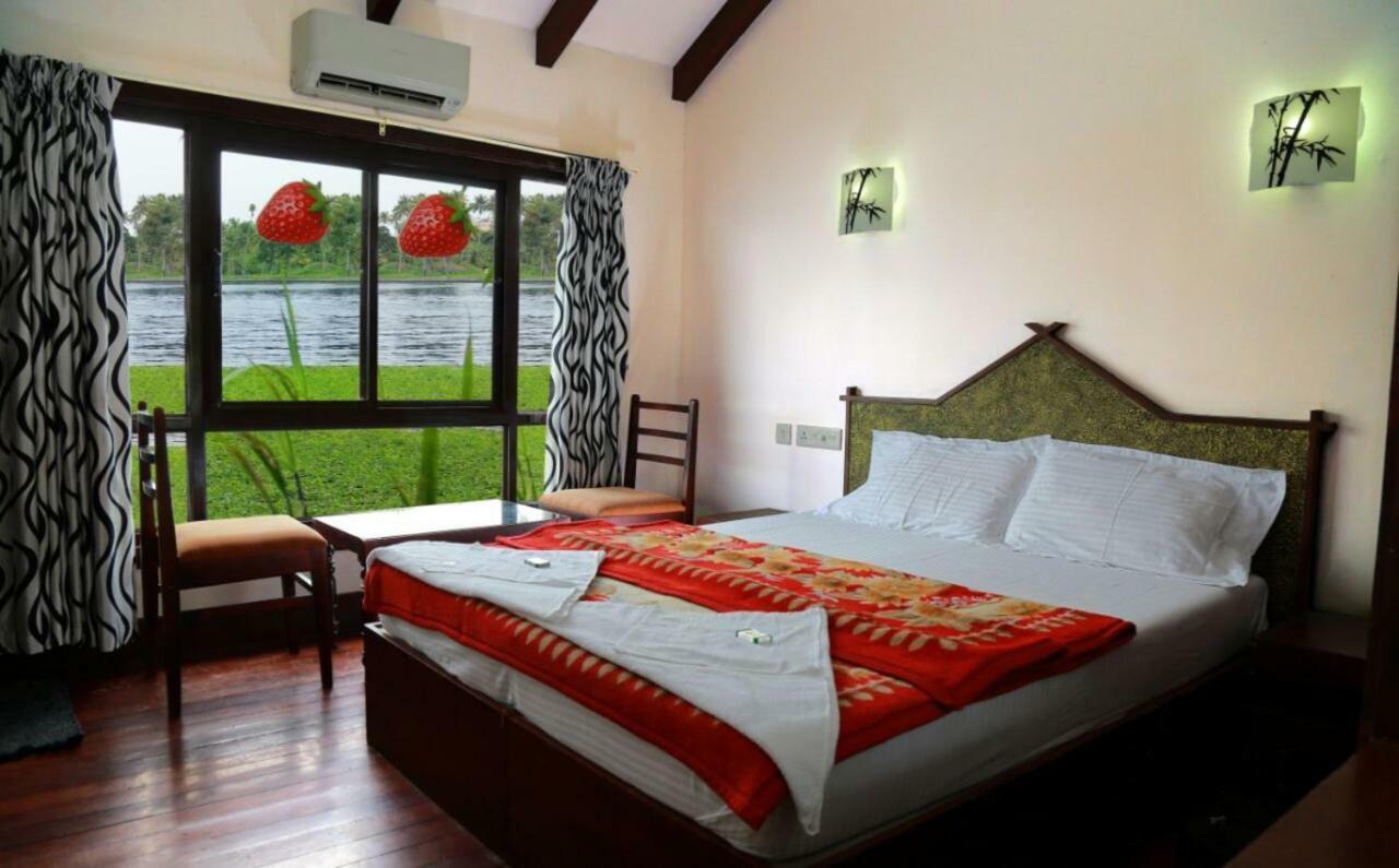 Отель Cosy Premium Houseboats Alappuzha Экстерьер фото