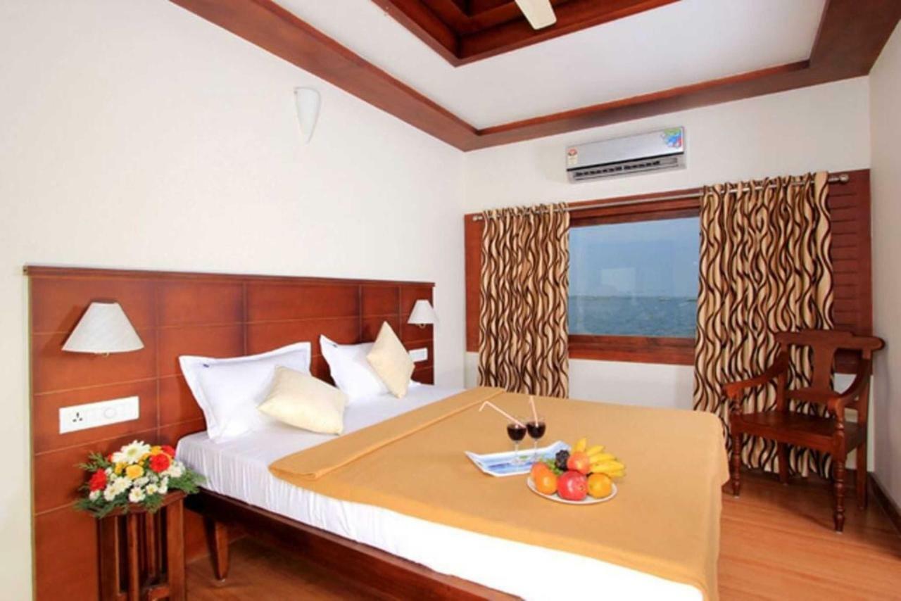 Отель Cosy Premium Houseboats Alappuzha Экстерьер фото