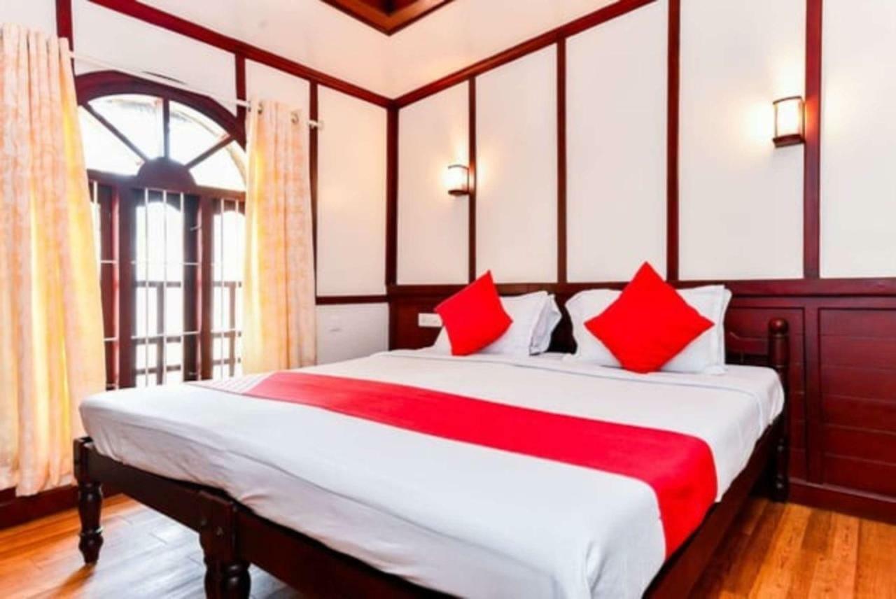 Отель Cosy Premium Houseboats Alappuzha Экстерьер фото