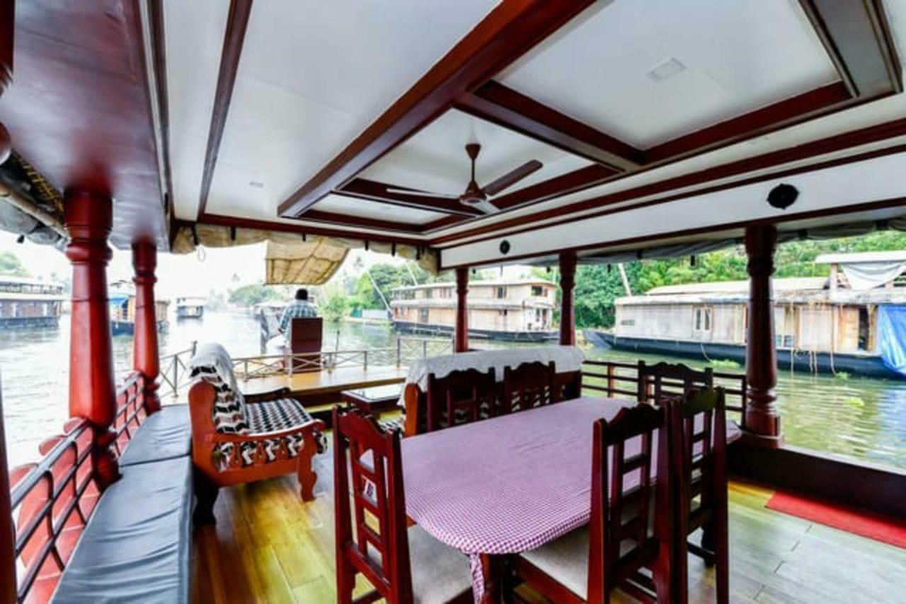 Отель Cosy Premium Houseboats Alappuzha Экстерьер фото