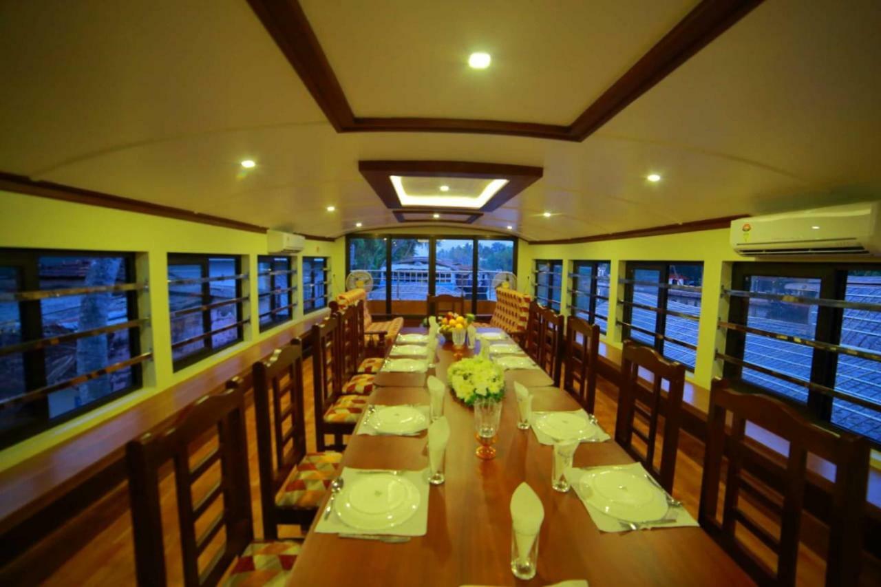 Отель Cosy Premium Houseboats Alappuzha Экстерьер фото