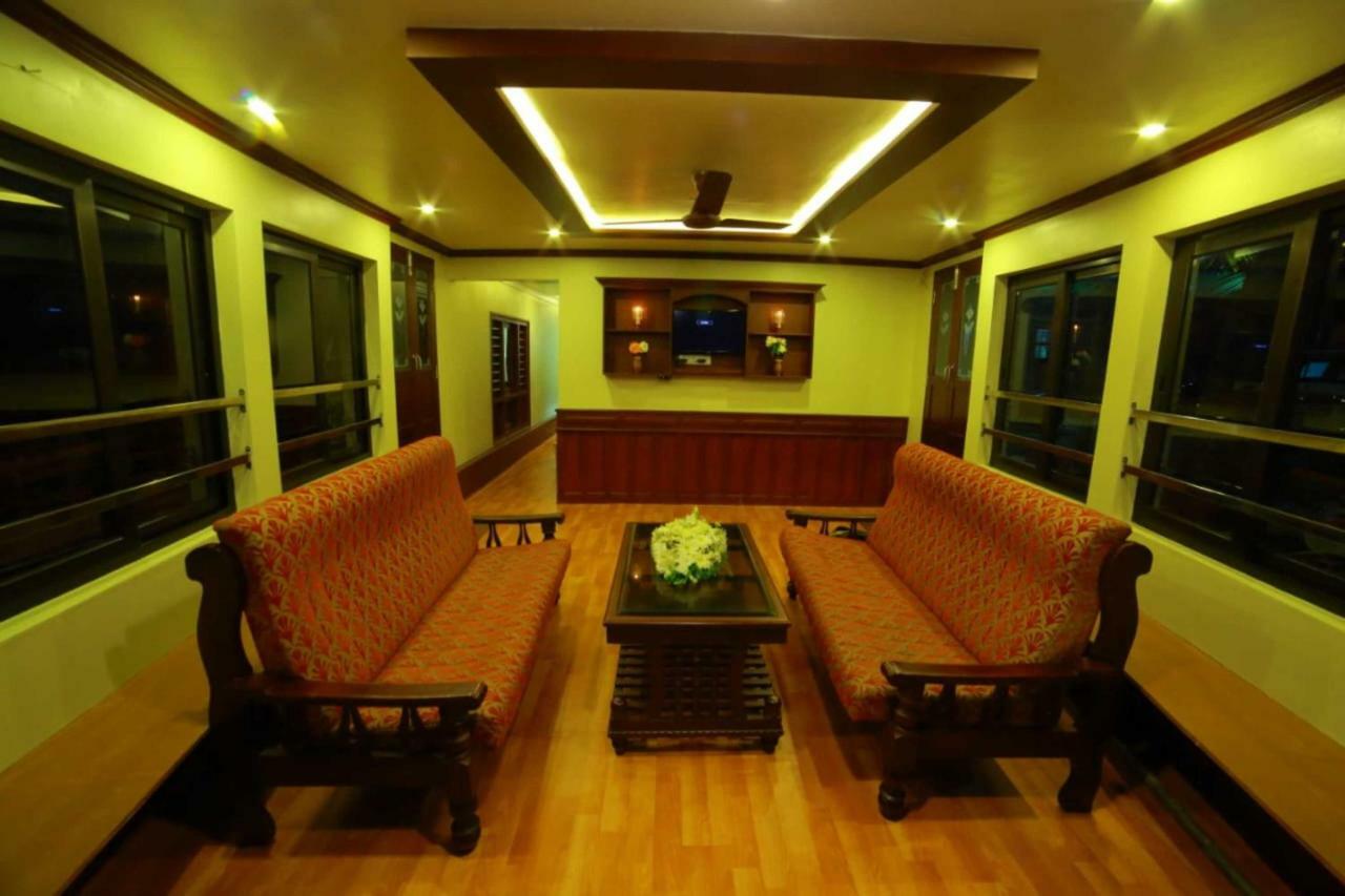 Отель Cosy Premium Houseboats Alappuzha Экстерьер фото
